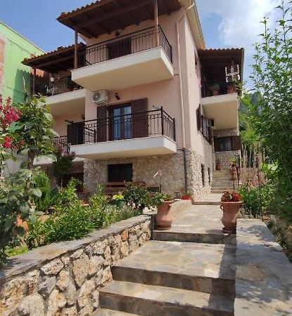 Panos Luxury Suites Kalambaka Exterior photo
