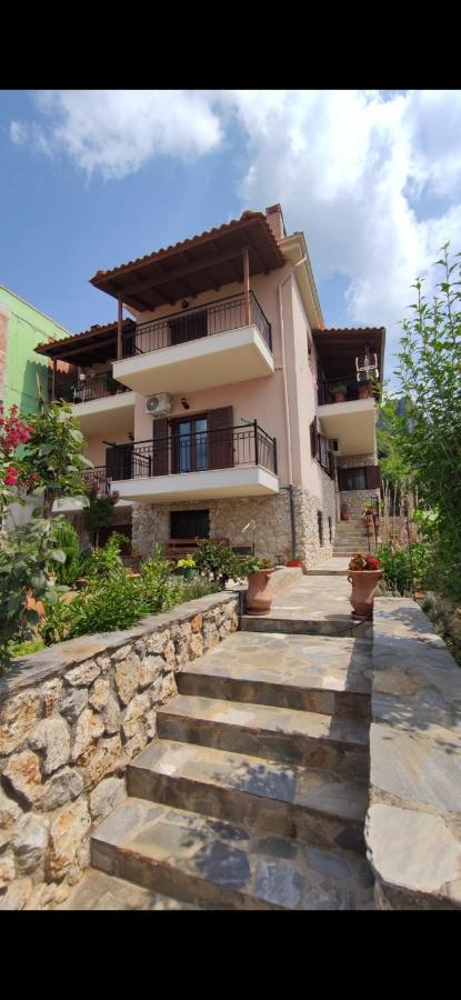 Panos Luxury Suites Kalambaka Exterior photo